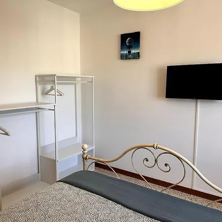 Bright And Cosy Flat Near Large Park - Free Parking Spaces Nearby / Appreciated By Guests / Excellent Location * La Spezia