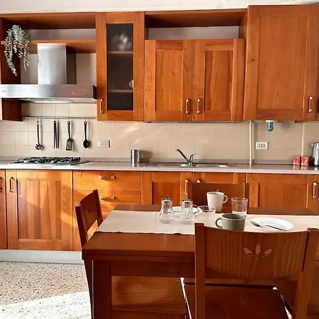 Bright And Cosy Flat Near Large Park - Free Parking Spaces Nearby / Appreciated By Guests / Excellent Location * La Spezia