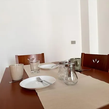 Bright And Cosy Flat Near Large Park - Free Parking Spaces Nearby / Appreciated By Guests / Excellent Location شقة لا سبيتسْيا