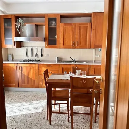 Bright And Cosy Flat Near Large Park - Free Parking Spaces Nearby / Appreciated By Guests / Excellent Location لا سبيتسْيا